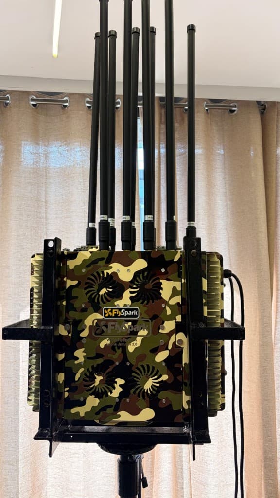 FlySpark Guardian-X11 Military Grade 11-Band Anti-Drone 50W Jamming System | 550W Total RF Output | 400MHz–6GHz — view 3